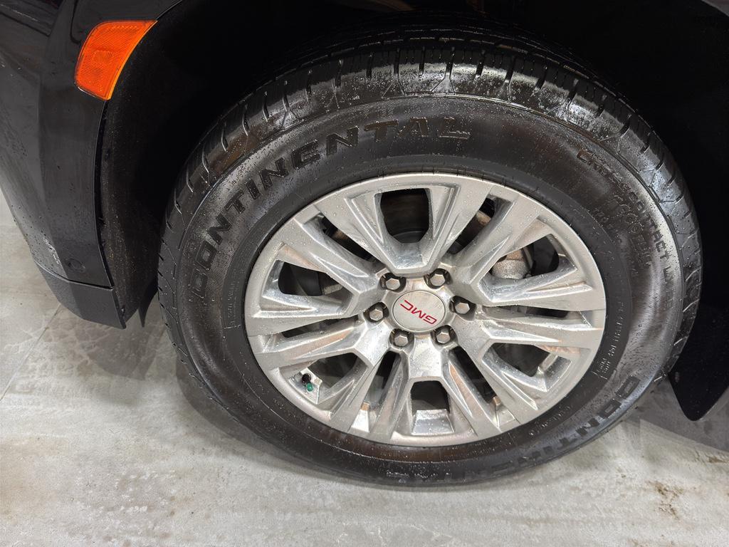 used 2024 GMC Yukon XL car, priced at $75,690