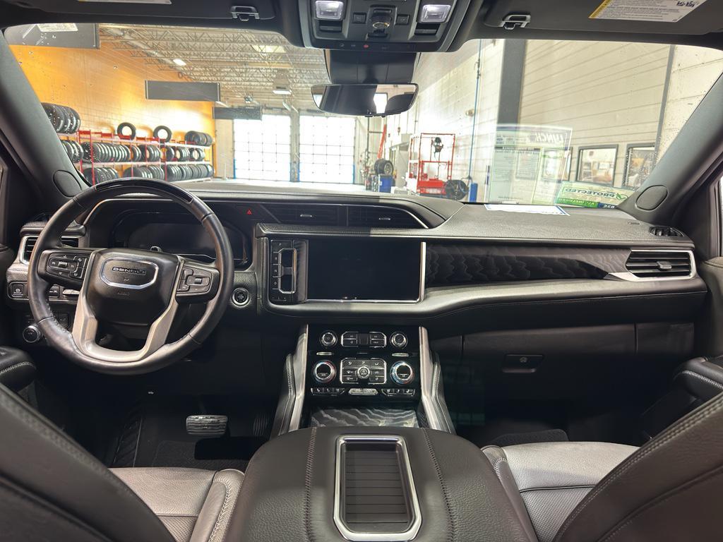 used 2024 GMC Yukon XL car, priced at $75,690