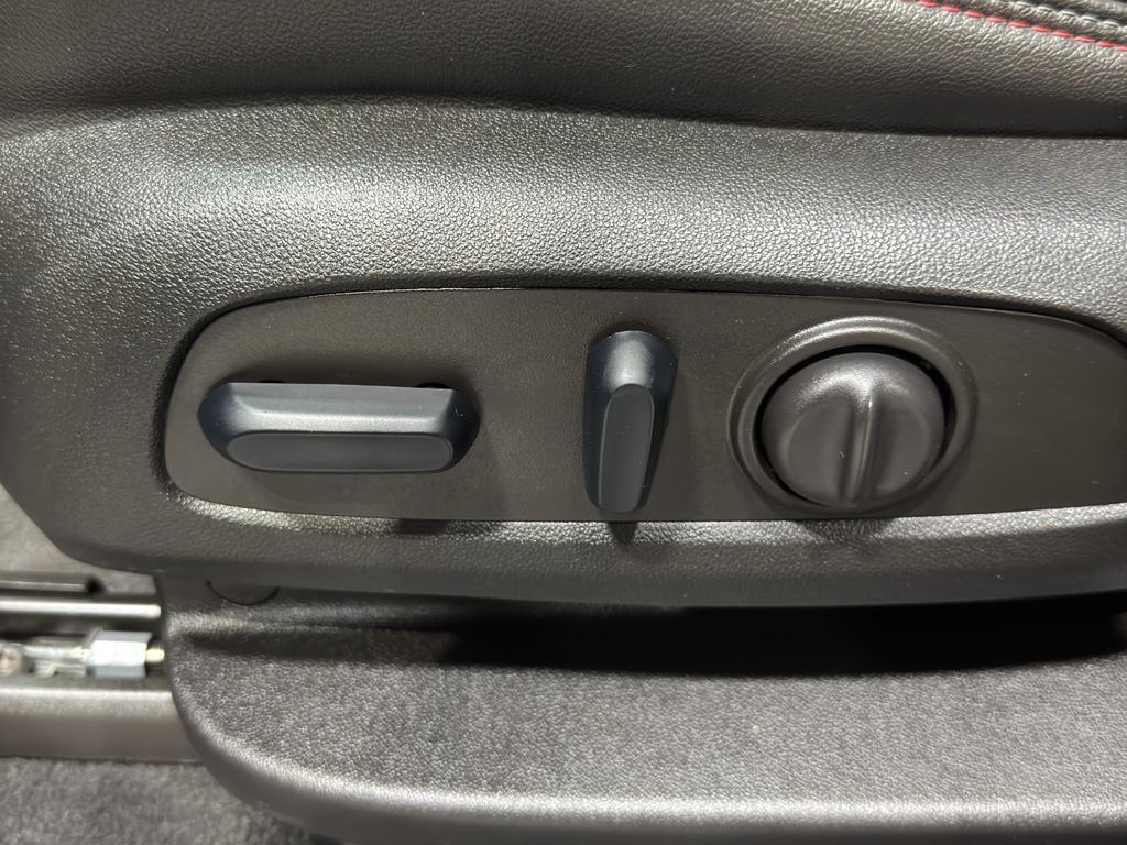 used 2023 Chevrolet Traverse car, priced at $39,790