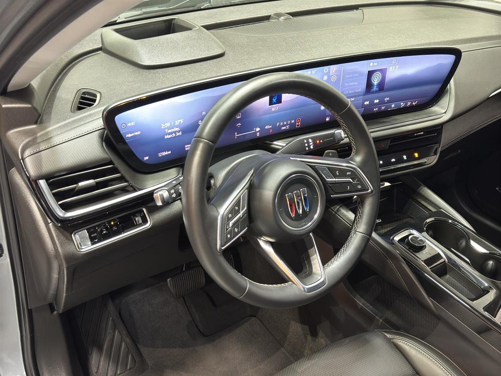 used 2025 Buick Envision car, priced at $30,390