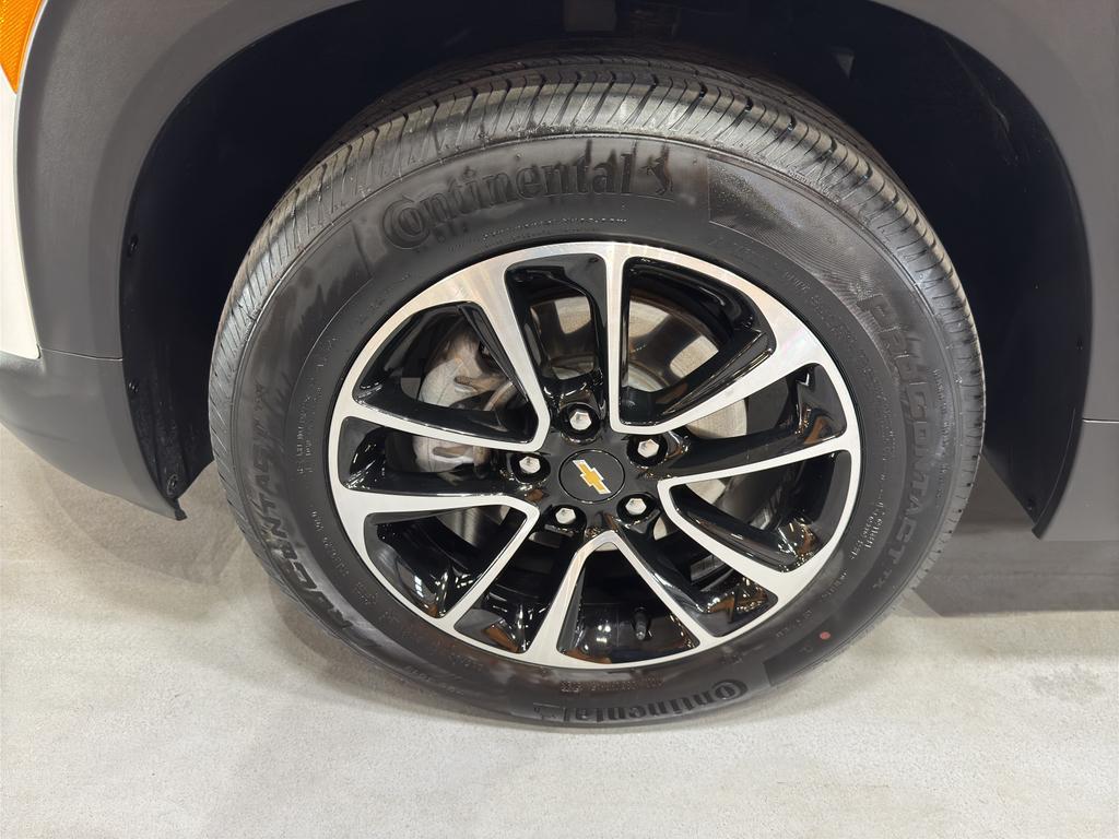 used 2024 Chevrolet TrailBlazer car, priced at $23,890