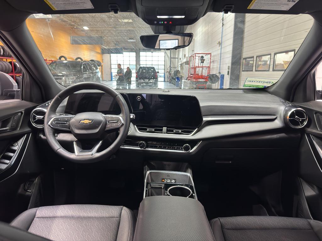 used 2025 Chevrolet Equinox car, priced at $28,240