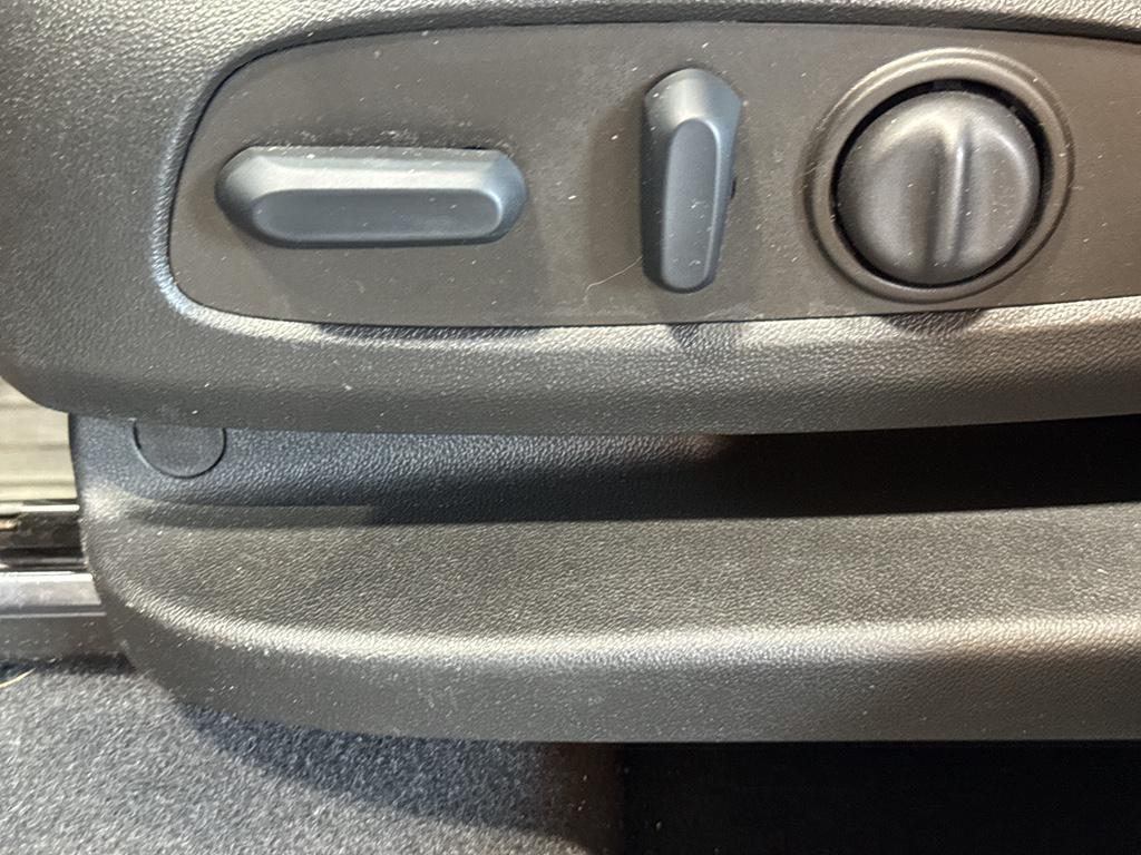 used 2022 Chevrolet Equinox car, priced at $25,490