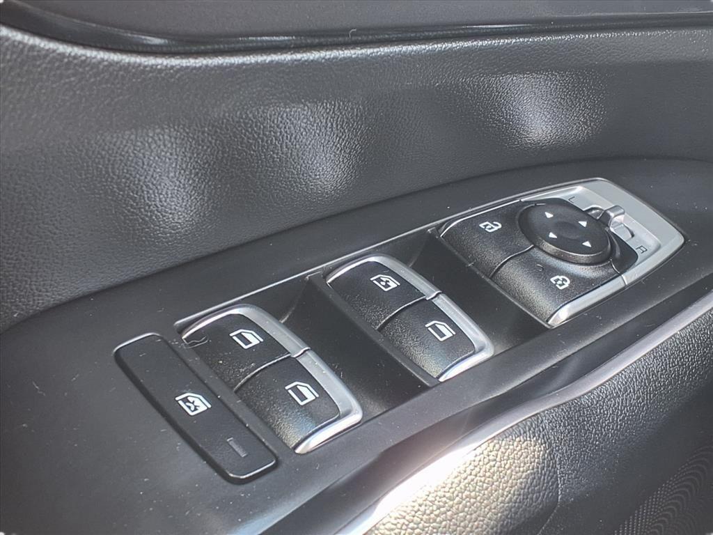 used 2022 Kia Sorento car, priced at $17,495