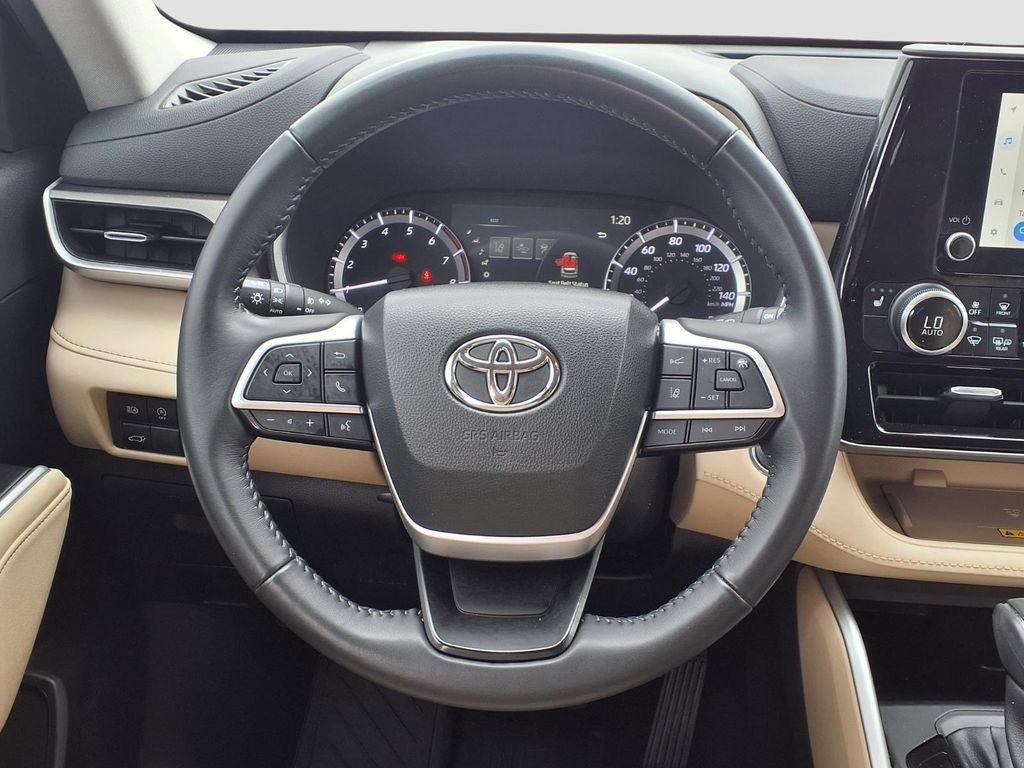 used 2023 Toyota Highlander car, priced at $37,931
