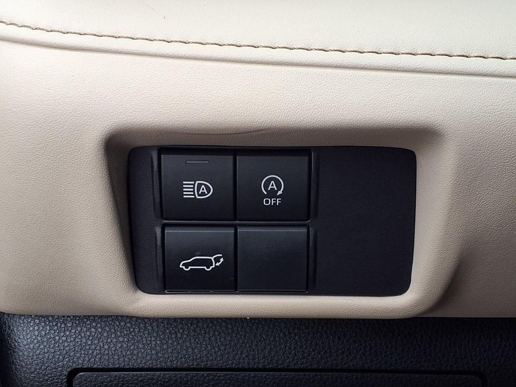 used 2023 Toyota Highlander car, priced at $37,931