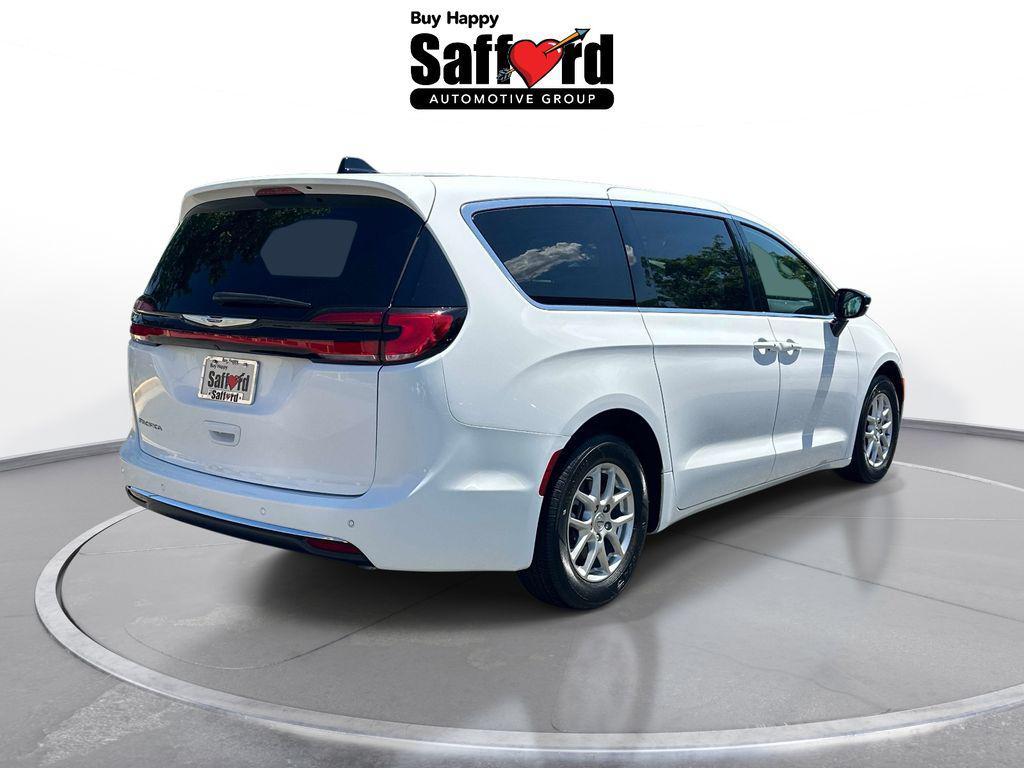 used 2025 Chrysler Pacifica car, priced at $30,248