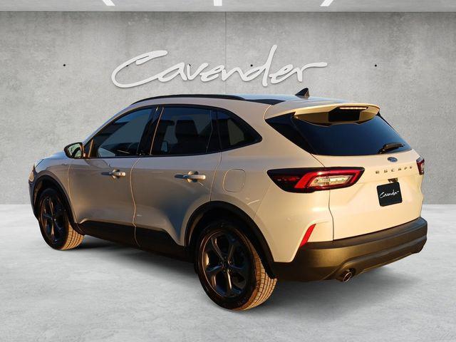 used 2025 Ford Escape car, priced at $20,833