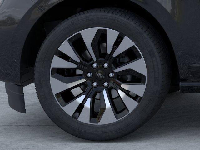 new 2025 Ford Expedition car, priced at $77,036