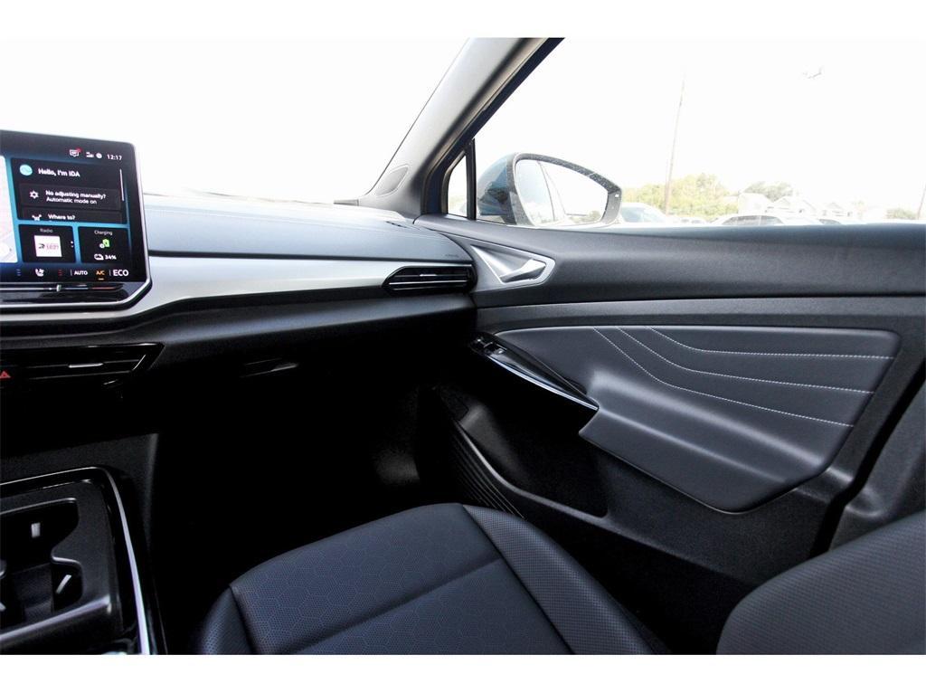 new 2025 Volkswagen ID.4 car, priced at $51,667