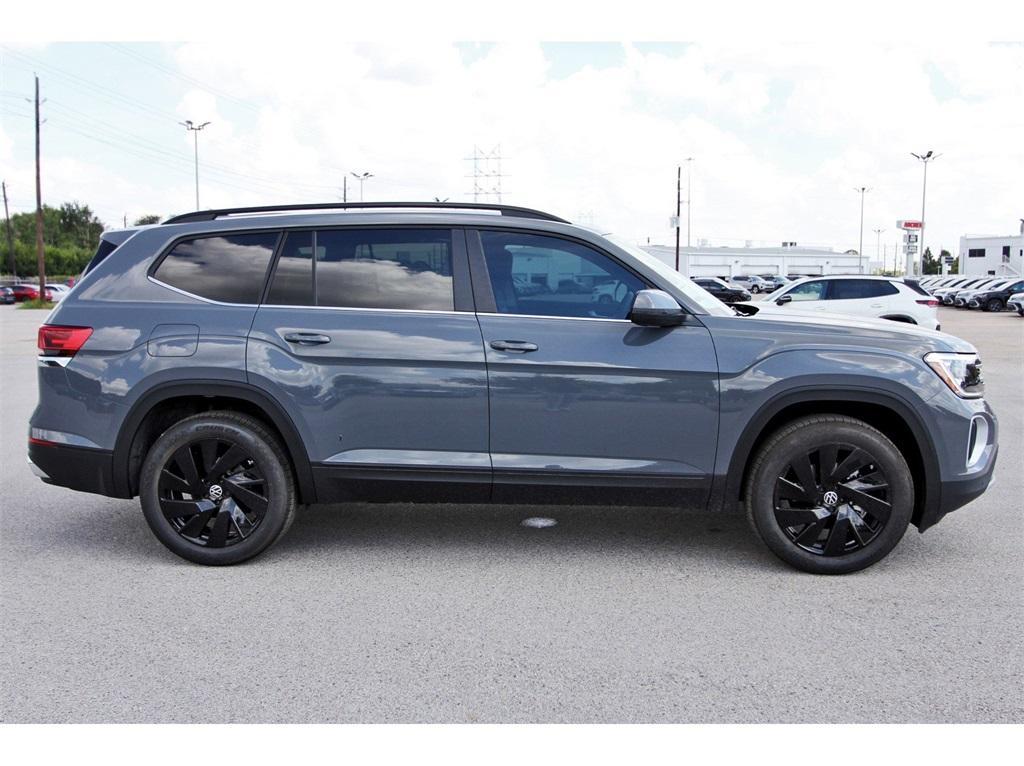 new 2026 Volkswagen Atlas car, priced at $46,622