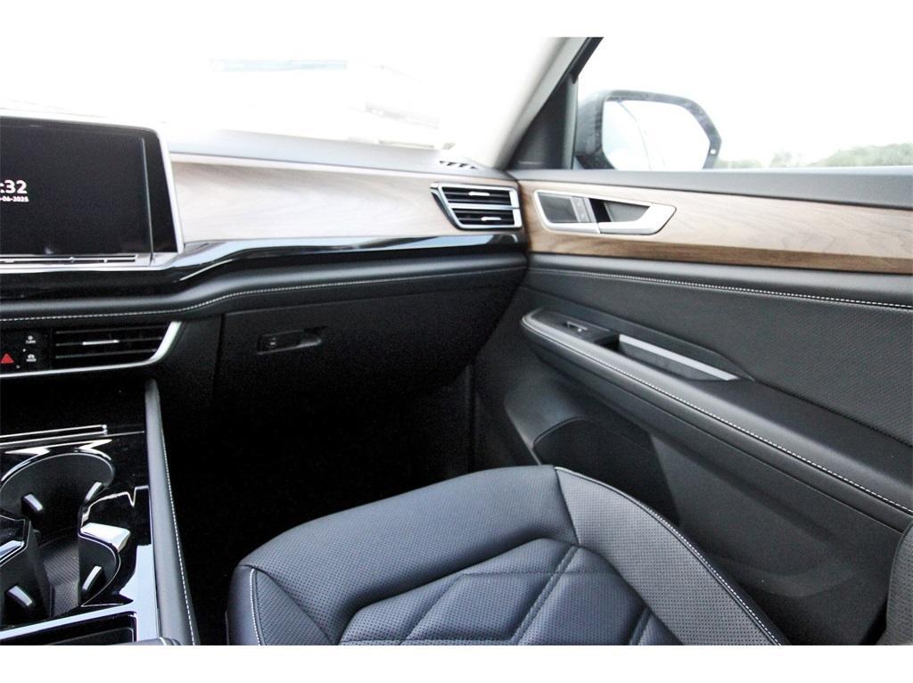 new 2026 Volkswagen Atlas car, priced at $46,622