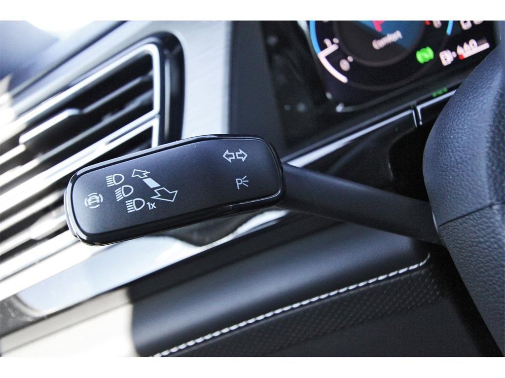 new 2026 Volkswagen Atlas Cross Sport car, priced at $39,867