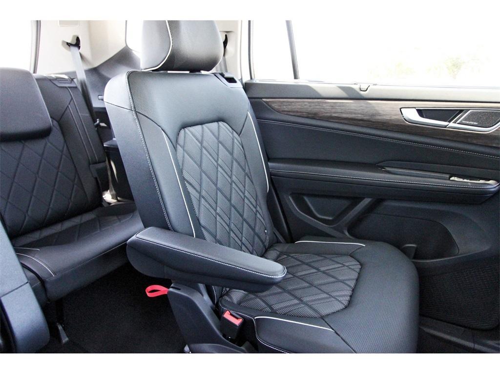 new 2026 Volkswagen Atlas car, priced at $56,216