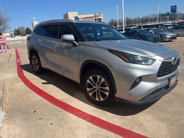 used 2022 Toyota Highlander car, priced at $29,788