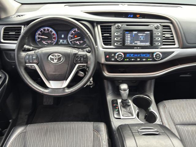 used 2014 Toyota Highlander car, priced at $21,776