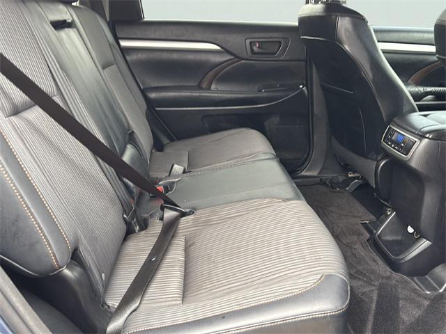used 2014 Toyota Highlander car, priced at $19,788
