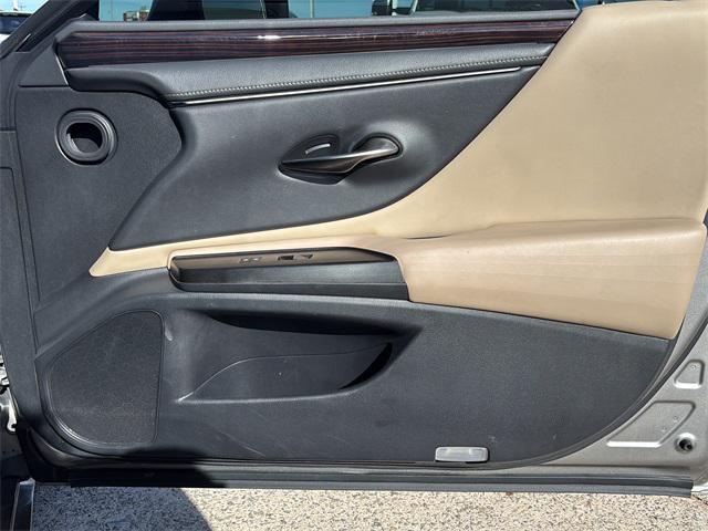 used 2019 Lexus ES 350 car, priced at $27,499