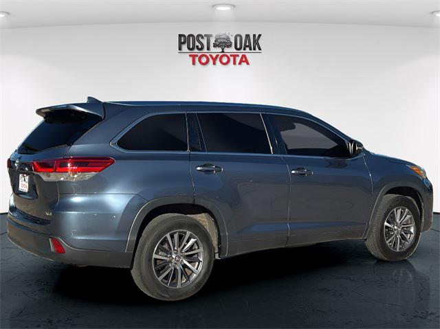 used 2019 Toyota Highlander car, priced at $18,998