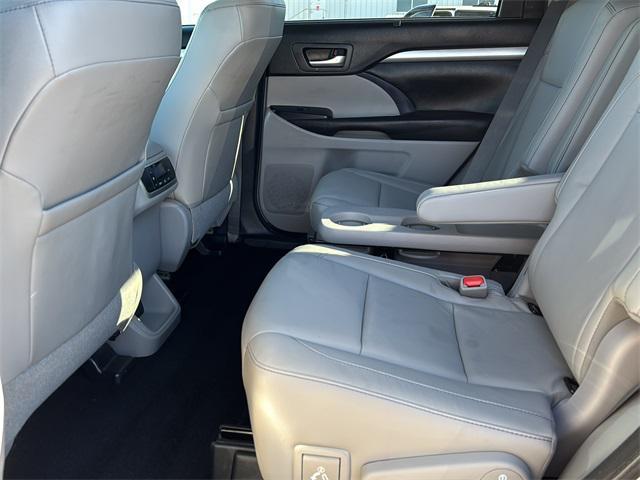 used 2017 Toyota Highlander car, priced at $13,998