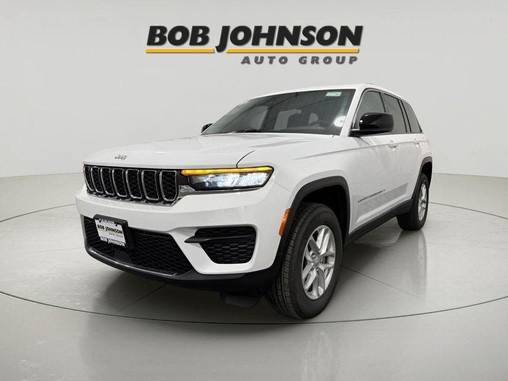 new 2025 Jeep Grand Cherokee car, priced at $38,304