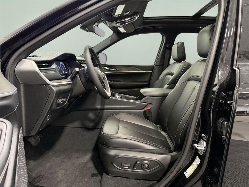 new 2026 Jeep Grand Cherokee car, priced at $49,480