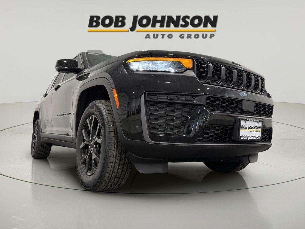 new 2026 Jeep Grand Cherokee car, priced at $47,425