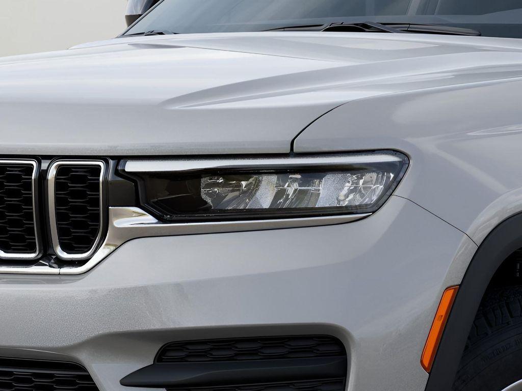 new 2025 Jeep Grand Cherokee car, priced at $40,809