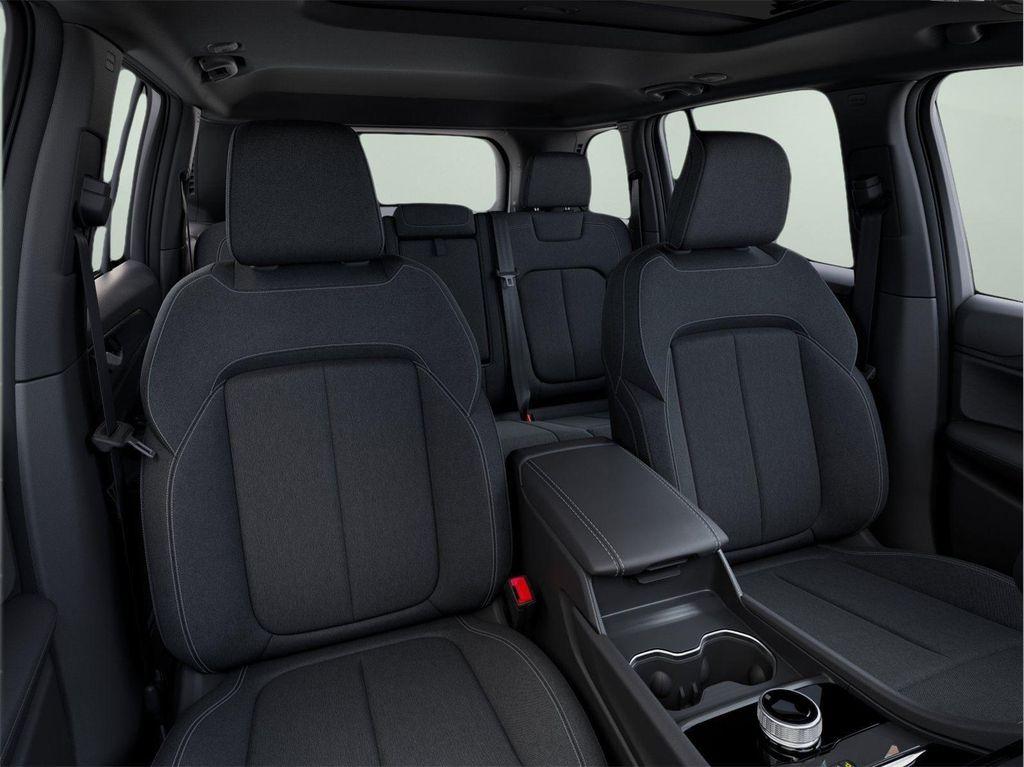new 2025 Jeep Grand Cherokee car, priced at $40,809