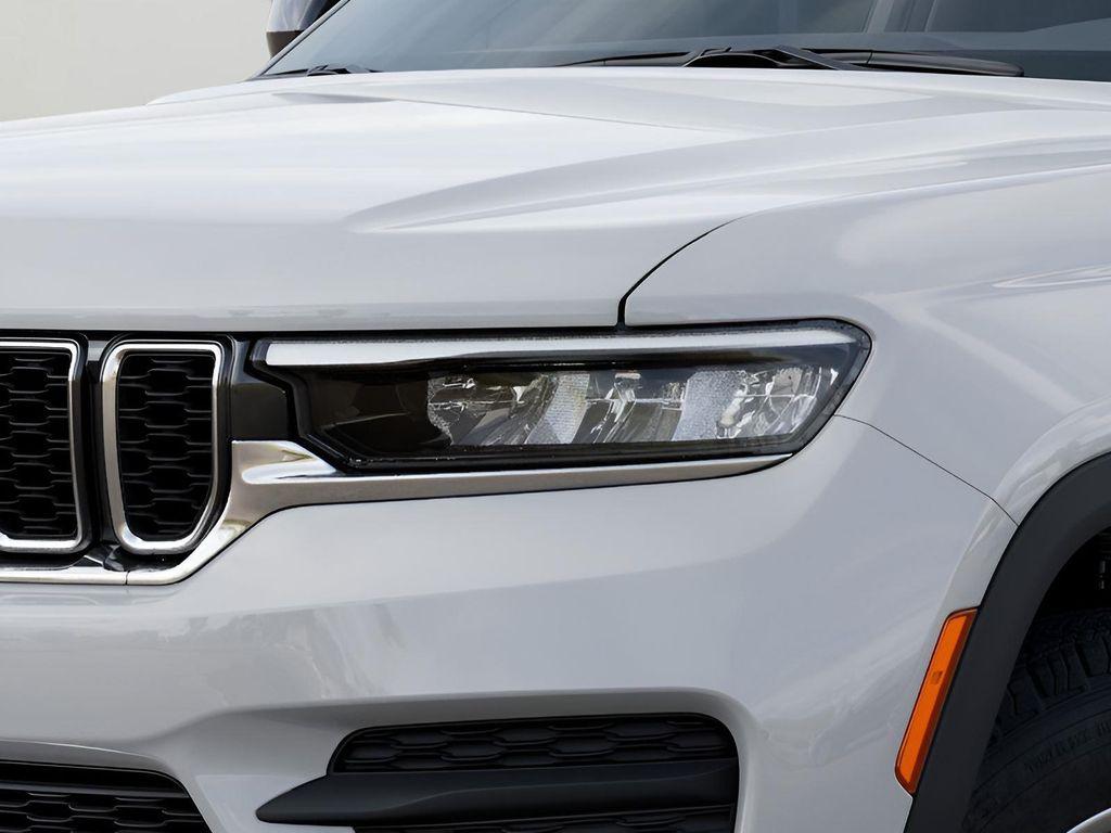 new 2025 Jeep Grand Cherokee car, priced at $39,596