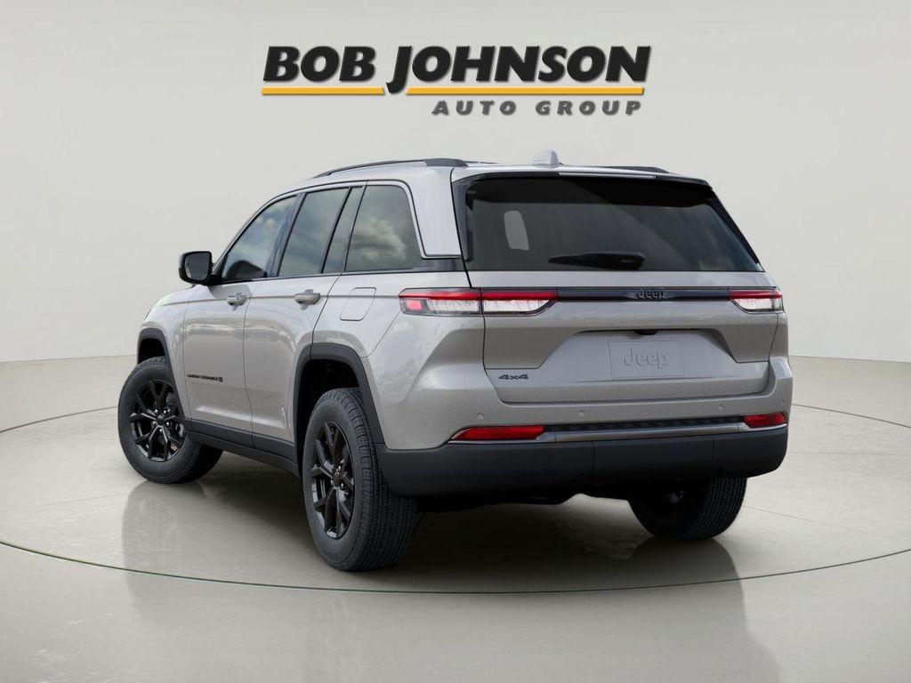 new 2026 Jeep Grand Cherokee car, priced at $47,425