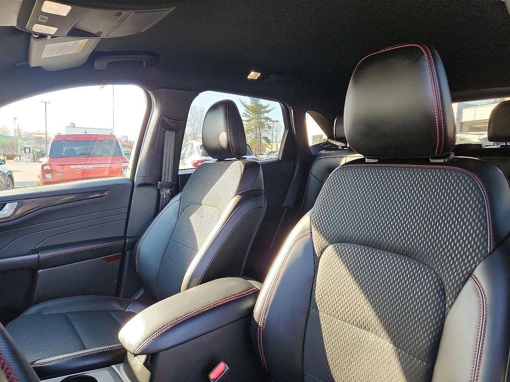 new 2025 Ford Escape car, priced at $27,200