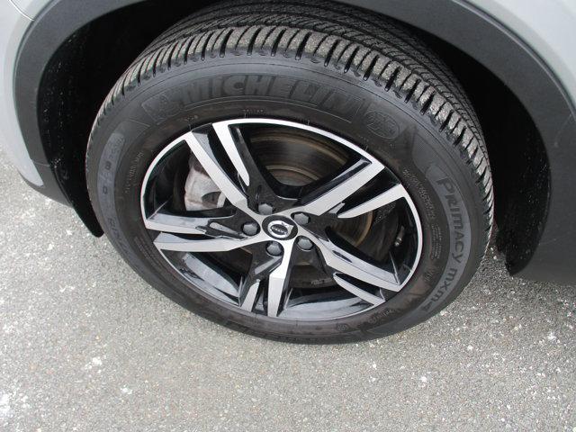 used 2023 Volvo XC40 car, priced at $29,995