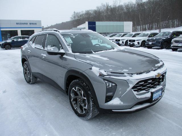 used 2025 Chevrolet Trax car, priced at $20,995