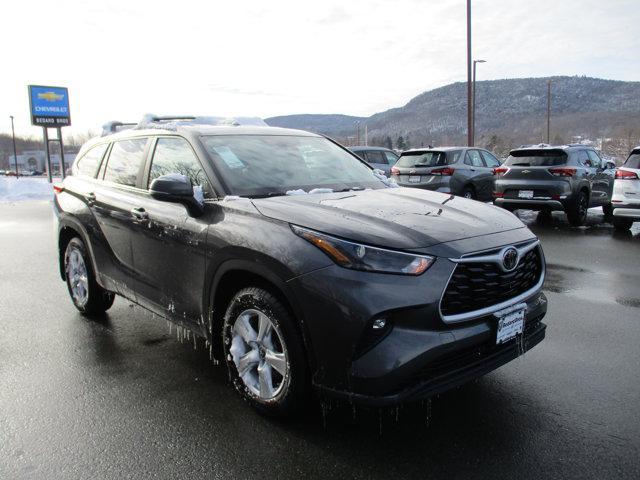 used 2023 Toyota Highlander car, priced at $31,475