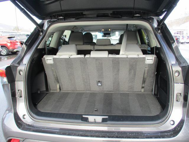 used 2023 Toyota Highlander car, priced at $31,475