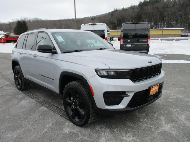 used 2023 Jeep Grand Cherokee car, priced at $31,995
