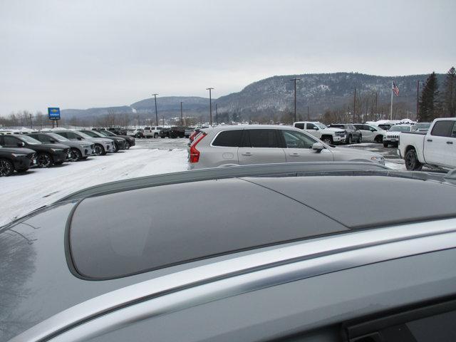 used 2025 Volvo XC40 car, priced at $34,995