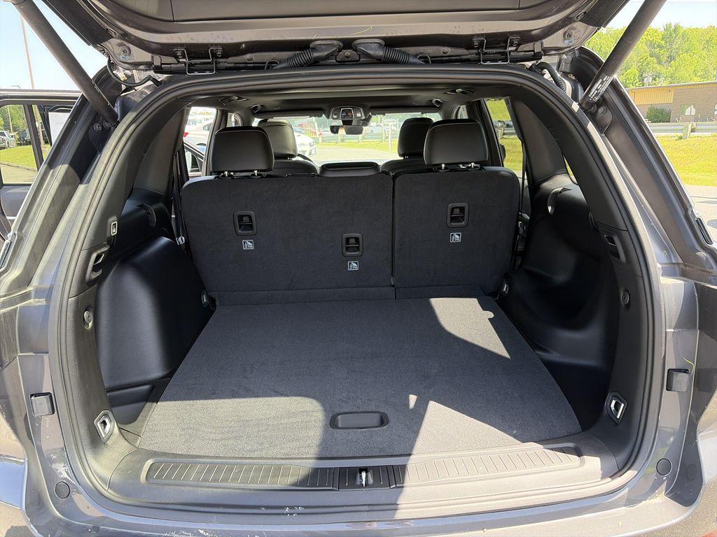 new 2026 Jeep Grand Cherokee car, priced at $49,079