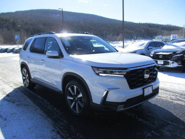 used 2023 Honda Pilot car, priced at $39,995