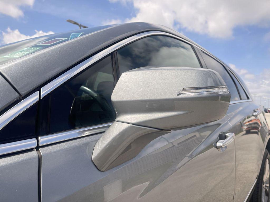 used 2024 Cadillac XT5 car, priced at $34,099
