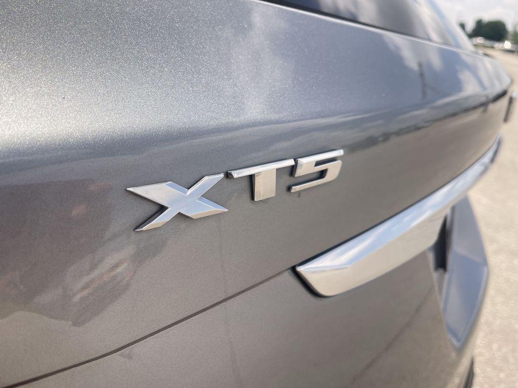 used 2024 Cadillac XT5 car, priced at $34,099