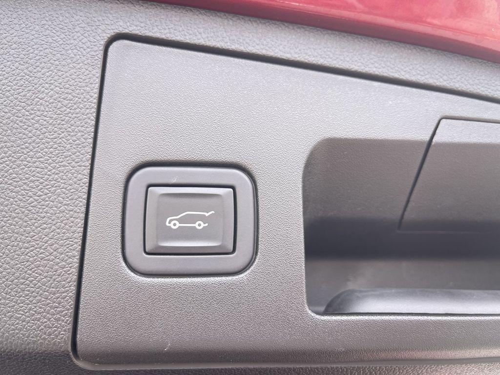 used 2023 Cadillac XT4 car, priced at $29,000