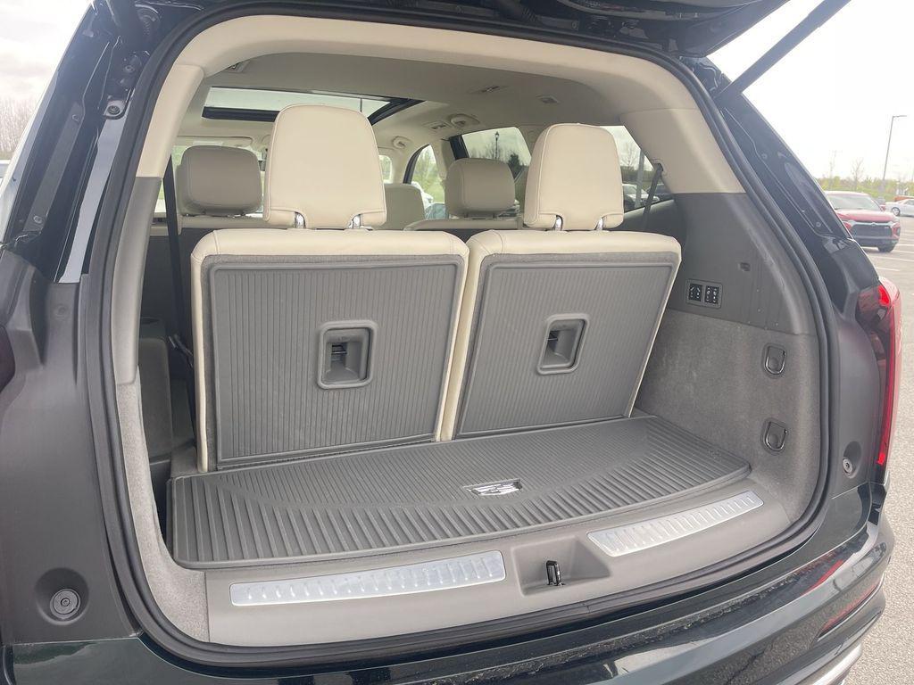 used 2024 Cadillac XT6 car, priced at $48,645