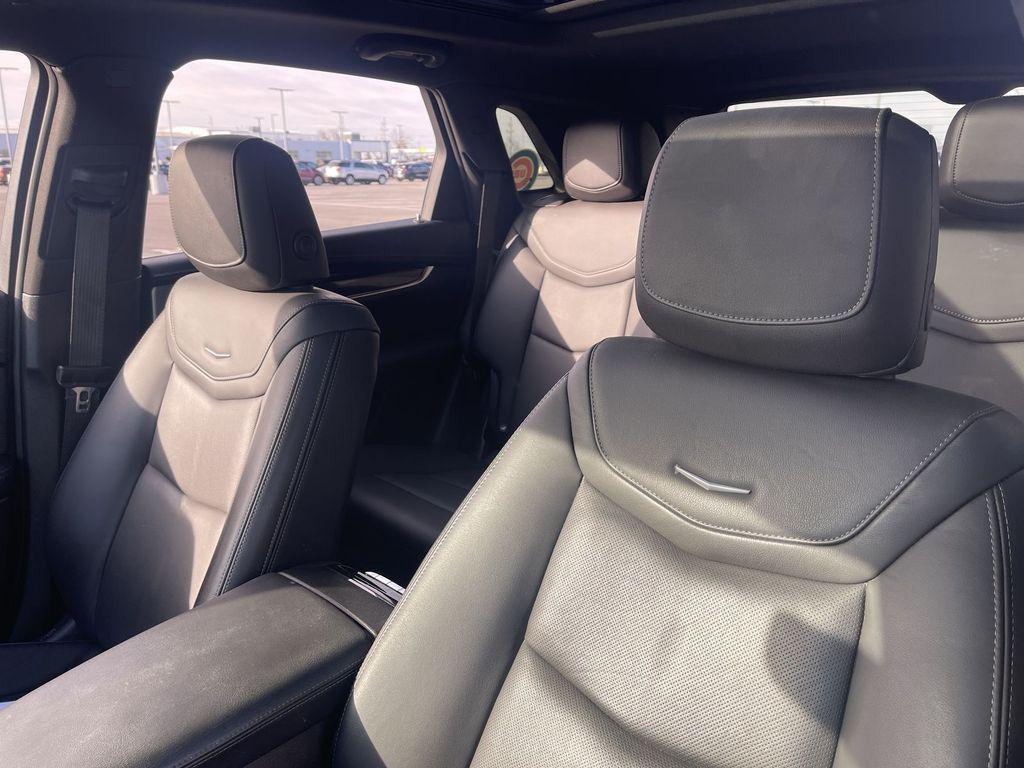 used 2023 Cadillac XT5 car, priced at $27,956