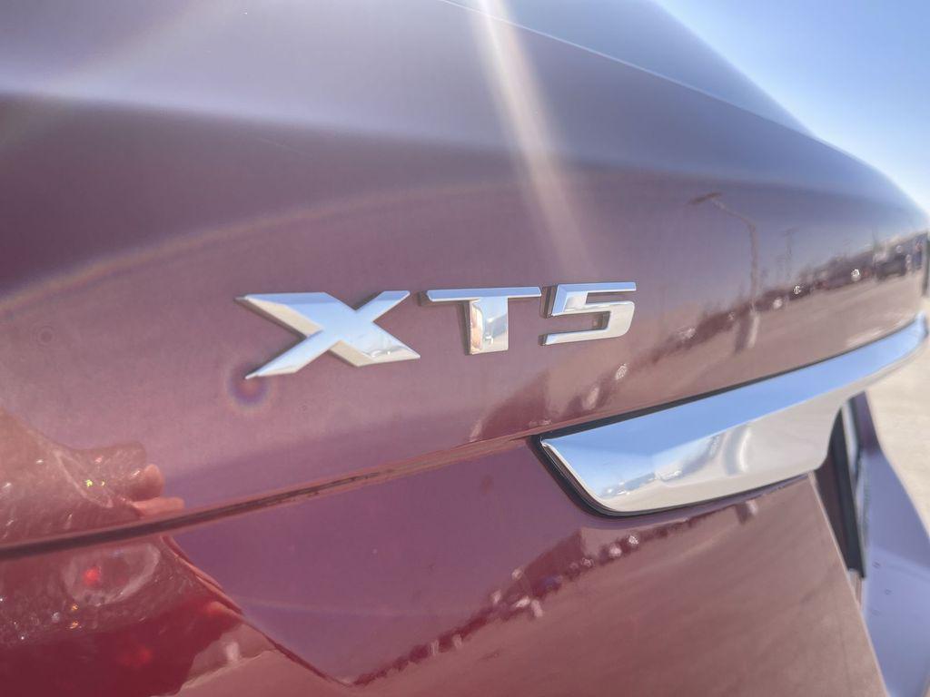 used 2023 Cadillac XT5 car, priced at $27,956