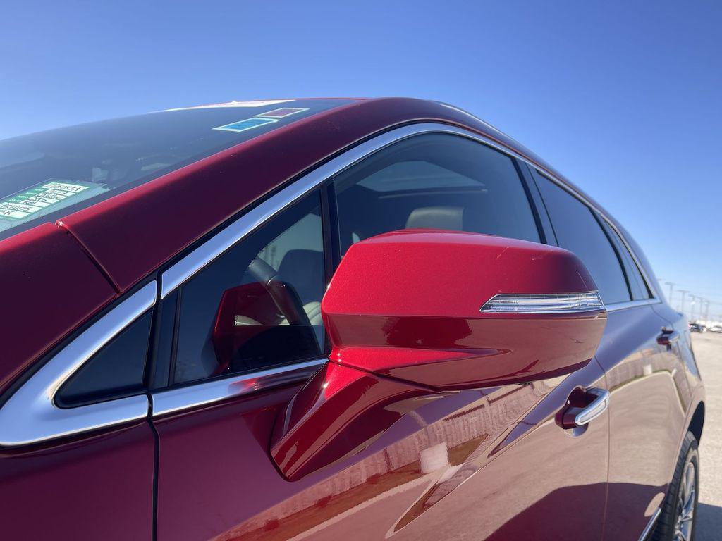 used 2023 Cadillac XT5 car, priced at $27,956