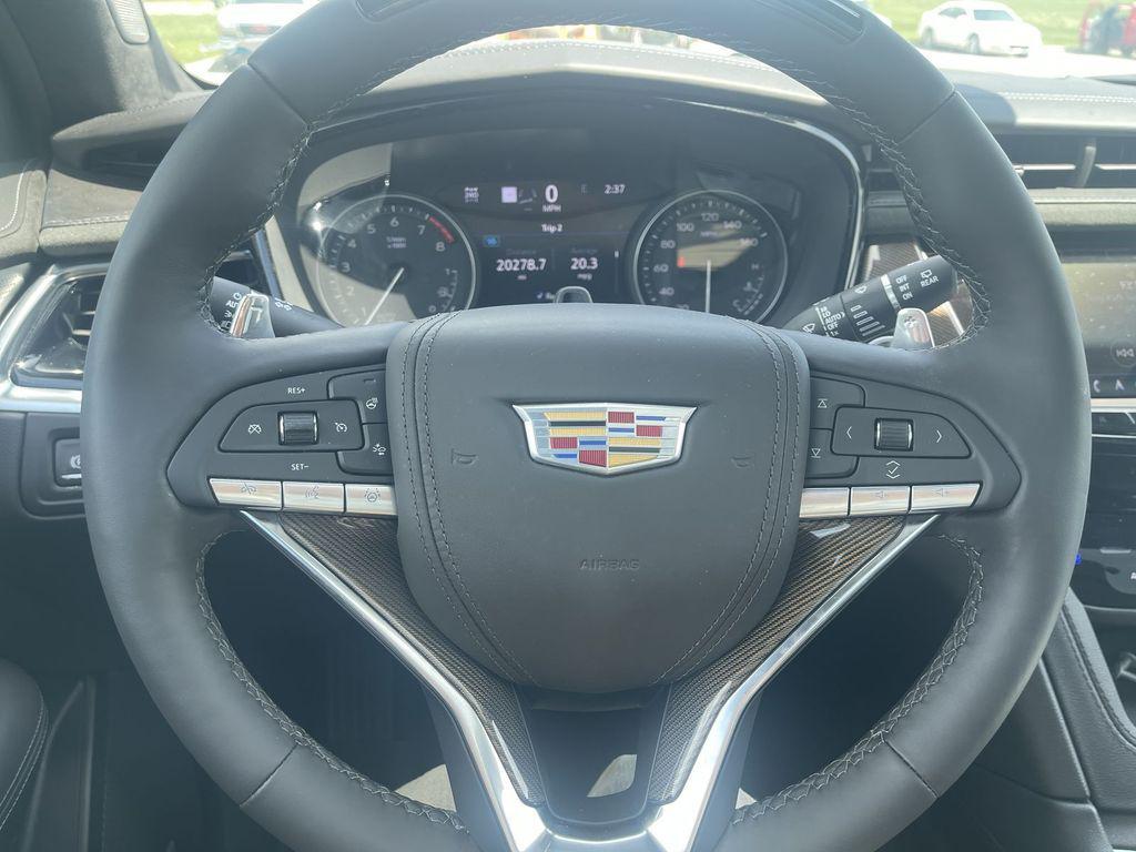 used 2025 Cadillac XT6 car, priced at $57,615