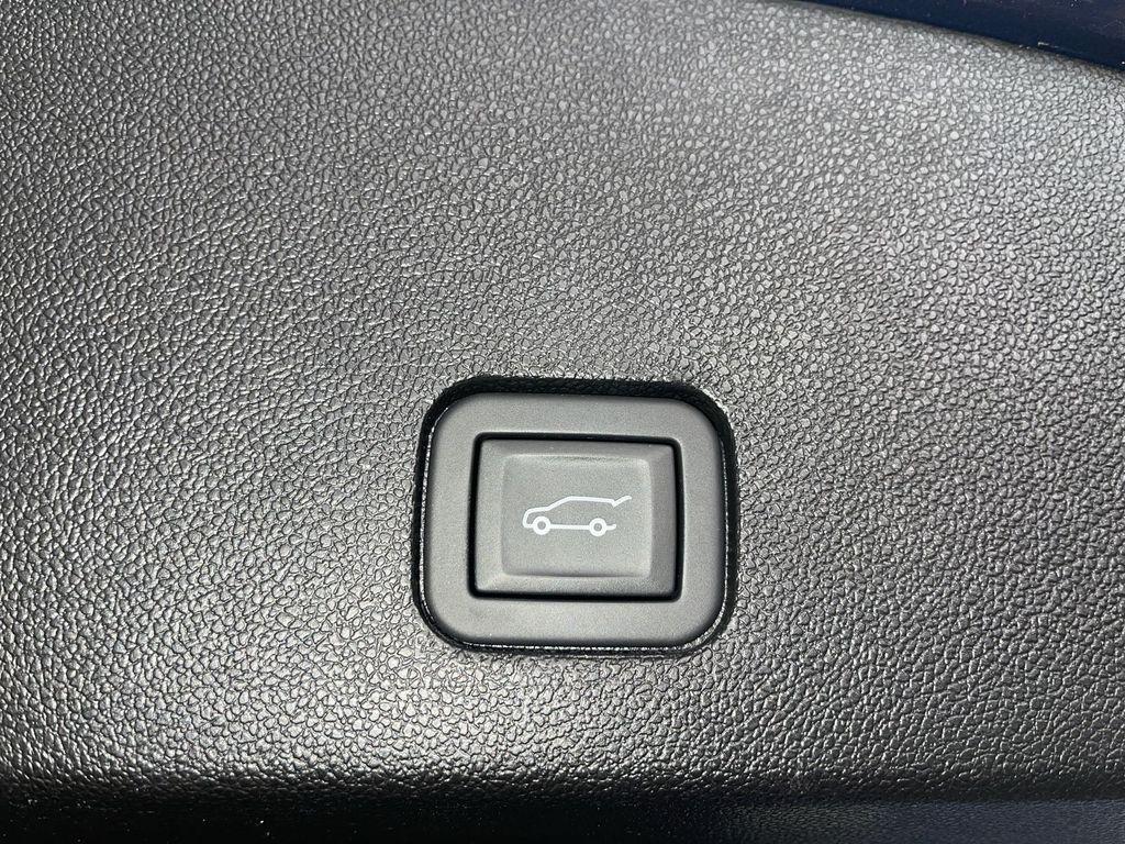 used 2024 Cadillac XT6 car, priced at $44,668