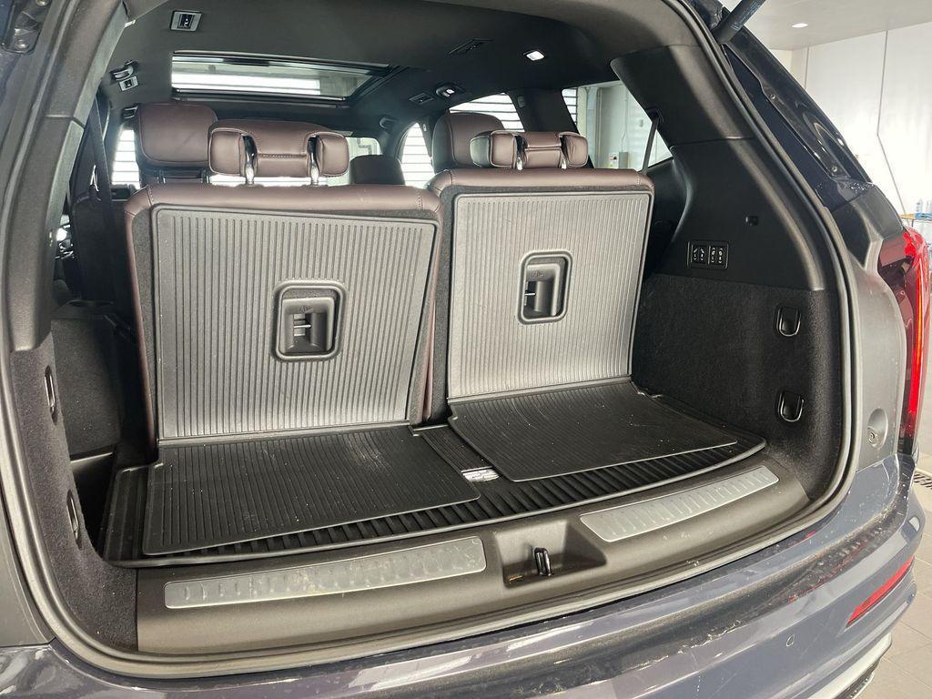 used 2024 Cadillac XT6 car, priced at $44,668